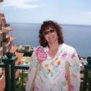 Meet your Posher, Traci